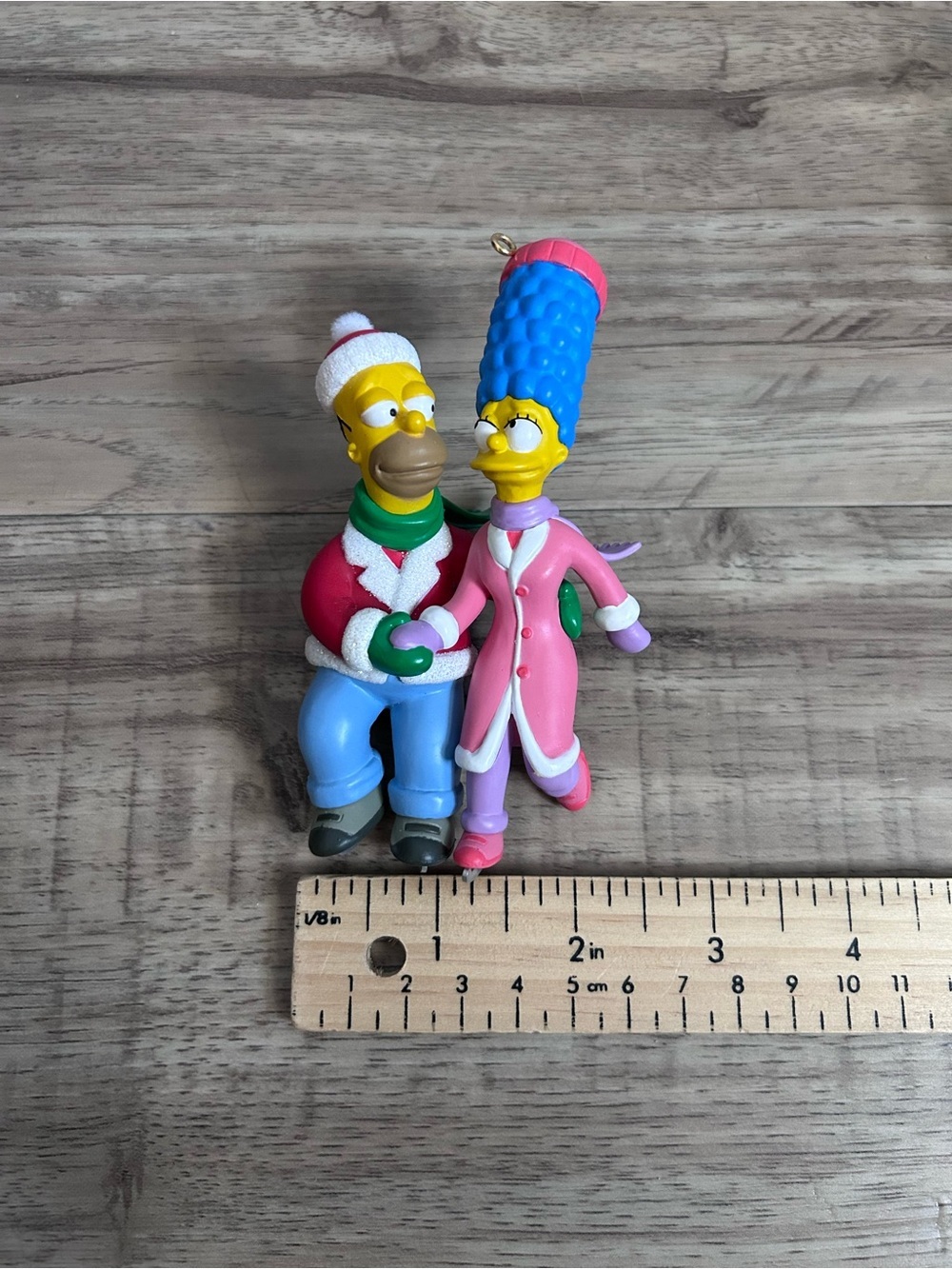 2006 Carlton Cards Heirloom ornament Homer Marge Simpson skating Smooth as Ice - Picture 4 of 10
